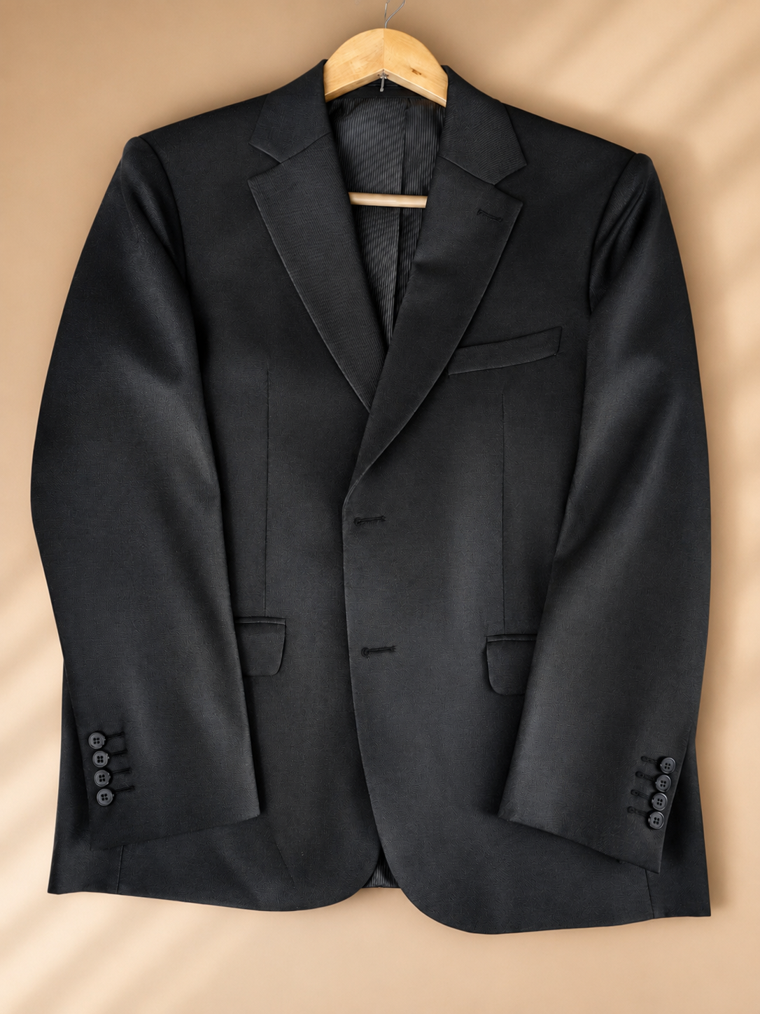 KORCH suit detail
